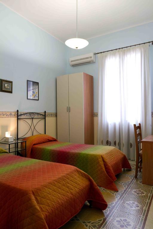 Casa Vacanza Albamarina Trapani Zimmer foto