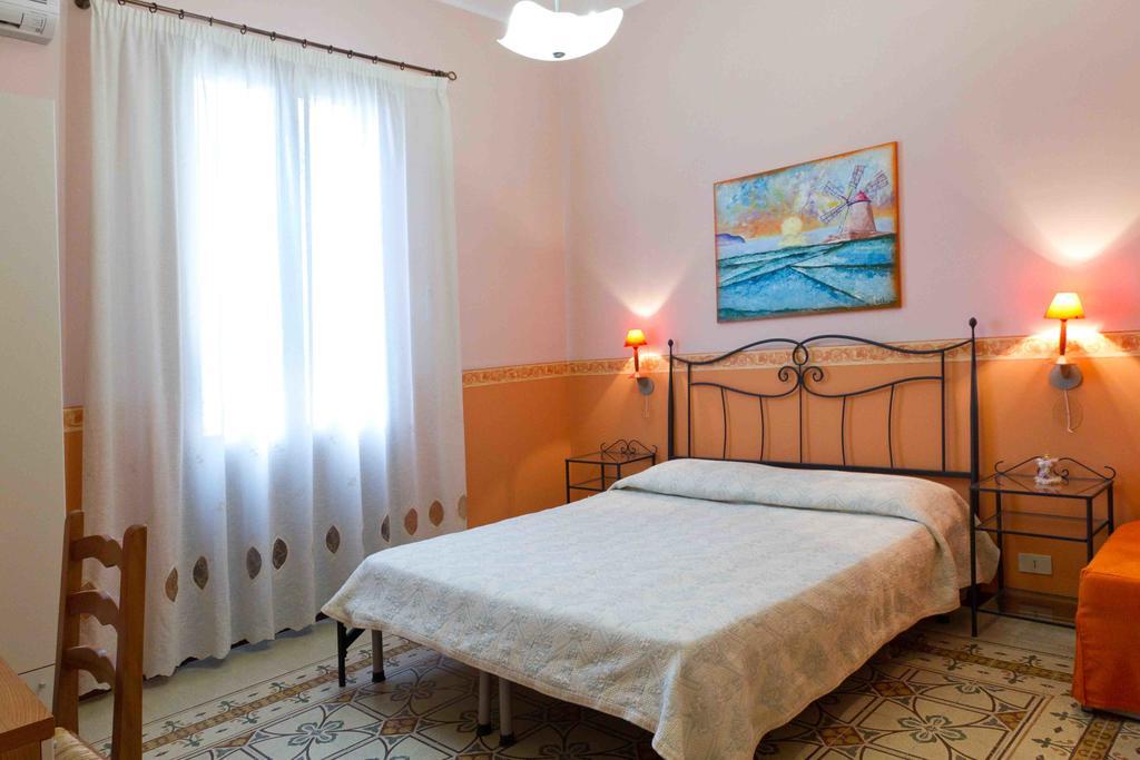 Casa Vacanza Albamarina Trapani Zimmer foto